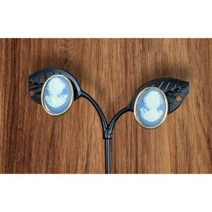 Vintage Blue Cameo Clip-On Earrings Gold-Tone Retro Jewelry‎ Oval Design Women